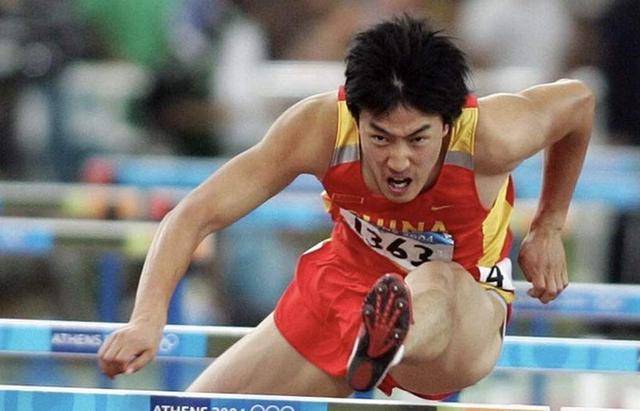中国15岁“跨栏少年”横空出世！天赋异禀，网友：下一个刘翔